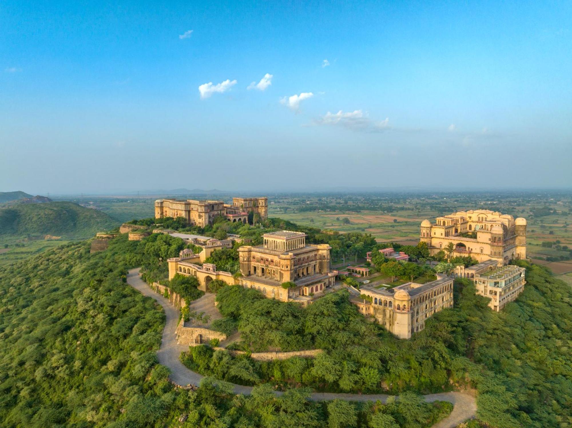 Neemrana'S - Tijara Fort Palace Ngoại thất bức ảnh