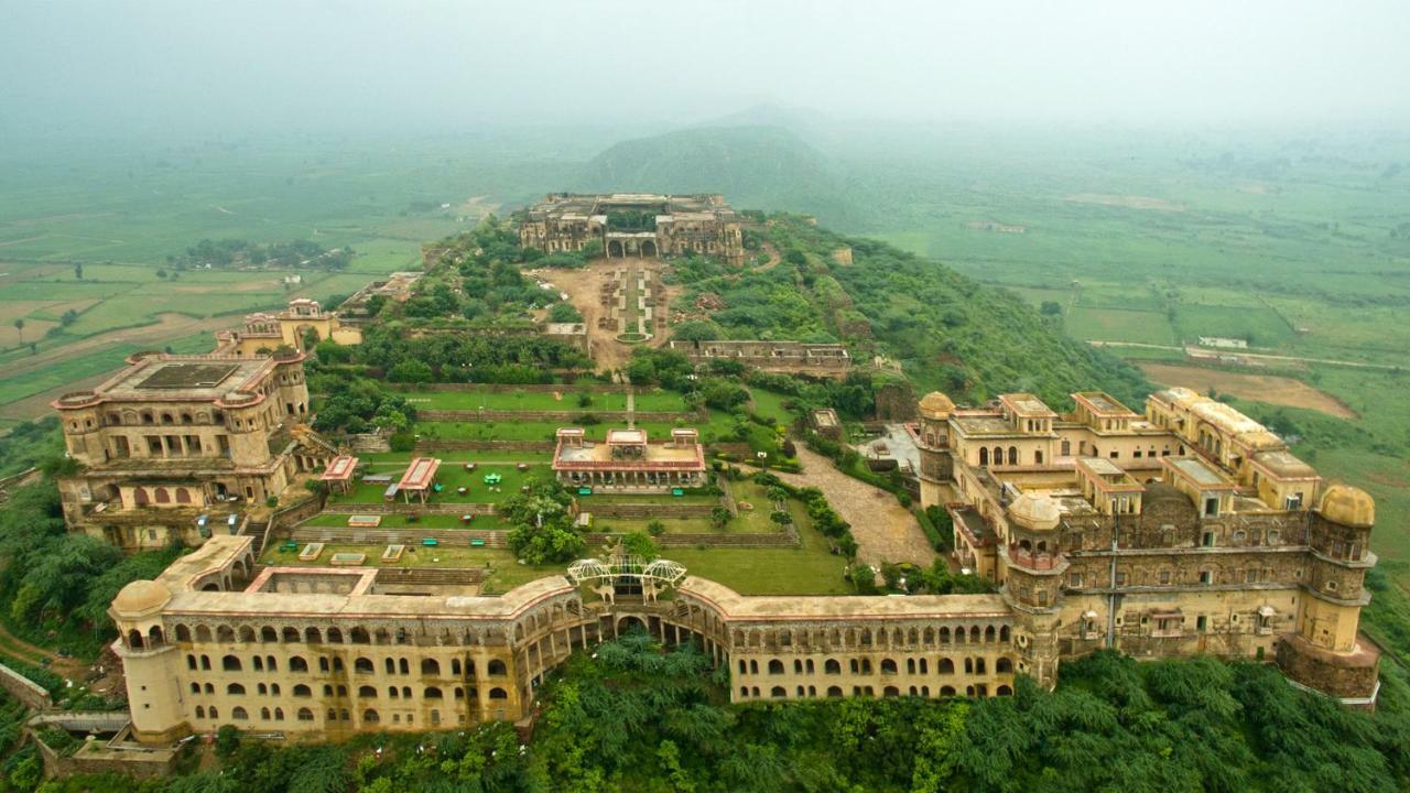 Neemrana'S - Tijara Fort Palace Ngoại thất bức ảnh